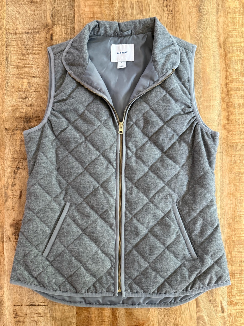 Old Navy Gray Quilted Puffer Vest Women’s Small Zip Front Lightweight